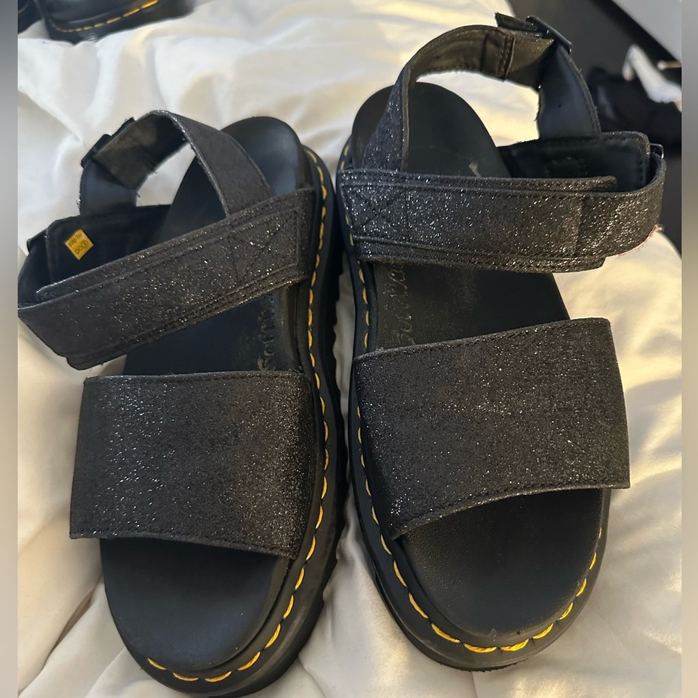 Dr. martens platform sandals *worn 1 time*